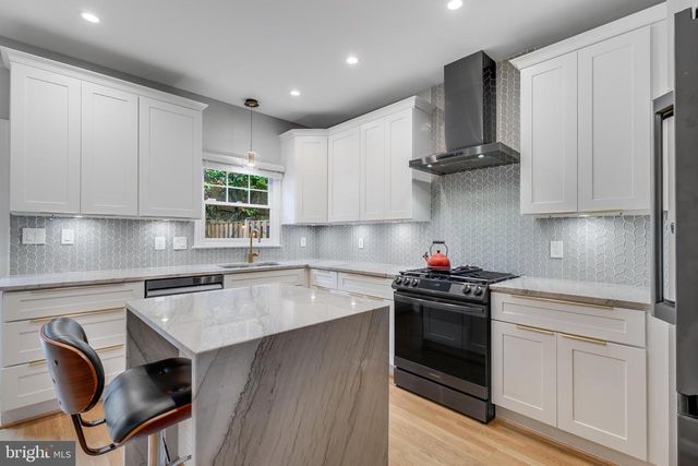 1507-D N COLONIAL TER, Arlington, VA 22209