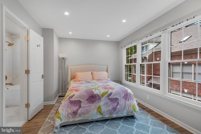 1507-D N COLONIAL TER, Arlington, VA 22209