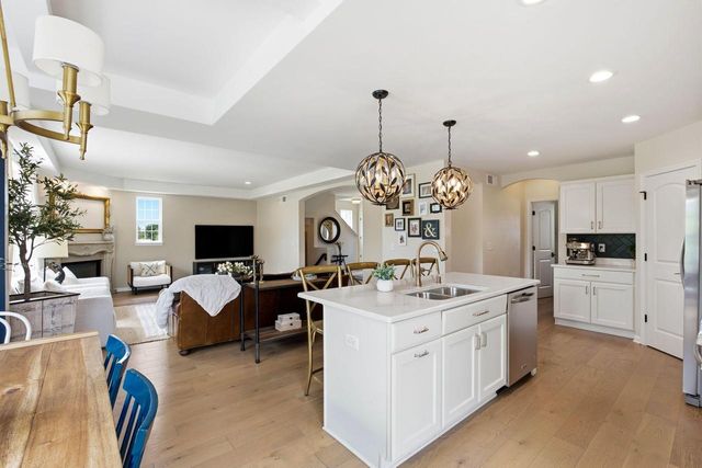 S89W13007 Bonningale COURT, Muskego, WI 53150