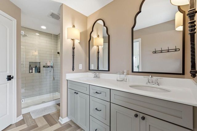 S89W13007 Bonningale COURT, Muskego, WI 53150