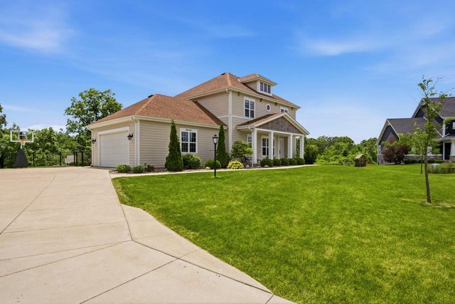S89W13007 Bonningale COURT, Muskego, WI 53150