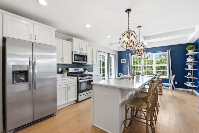 S89W13007 Bonningale COURT, Muskego, WI 53150
