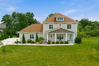 S89W13007 Bonningale COURT, Muskego, WI 53150