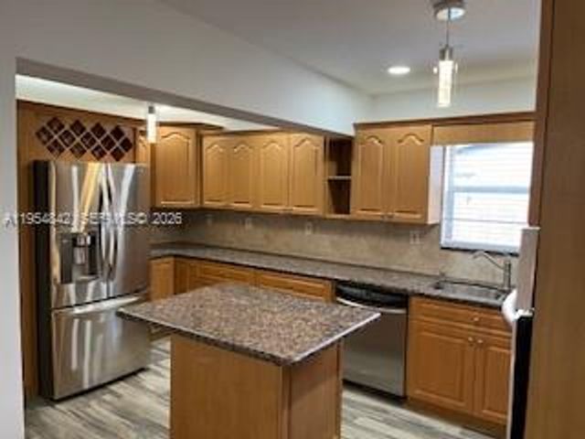 240 N 70th Way, Hollywood, FL 33024