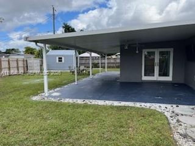 240 N 70th Way, Hollywood, FL 33024