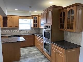 240 N 70th Way, Hollywood, FL 33024