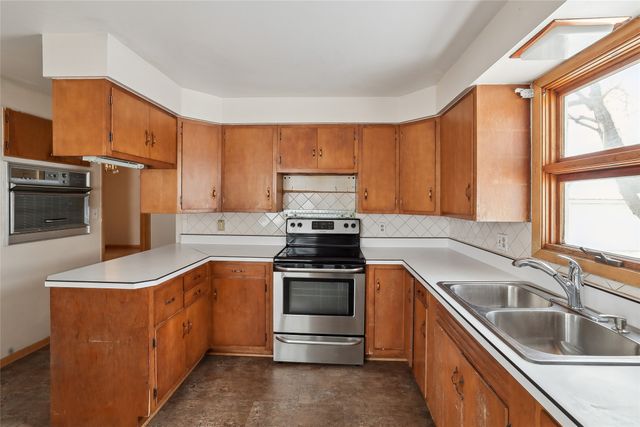 902 Rapids Street, Adel, IA 50003