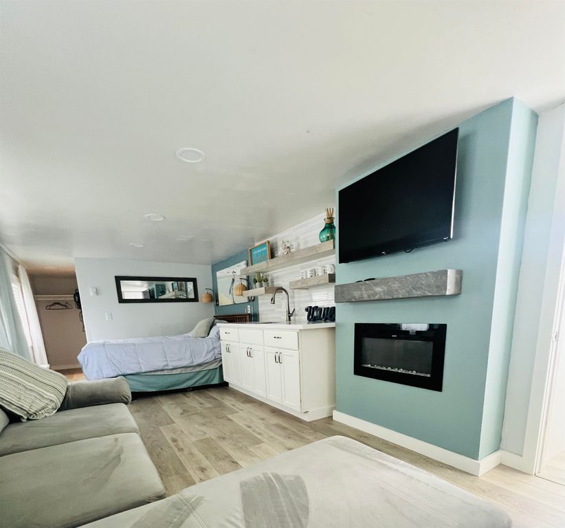 Image 16 of property listing at 24 Wall Street, Hampton, NH 03842