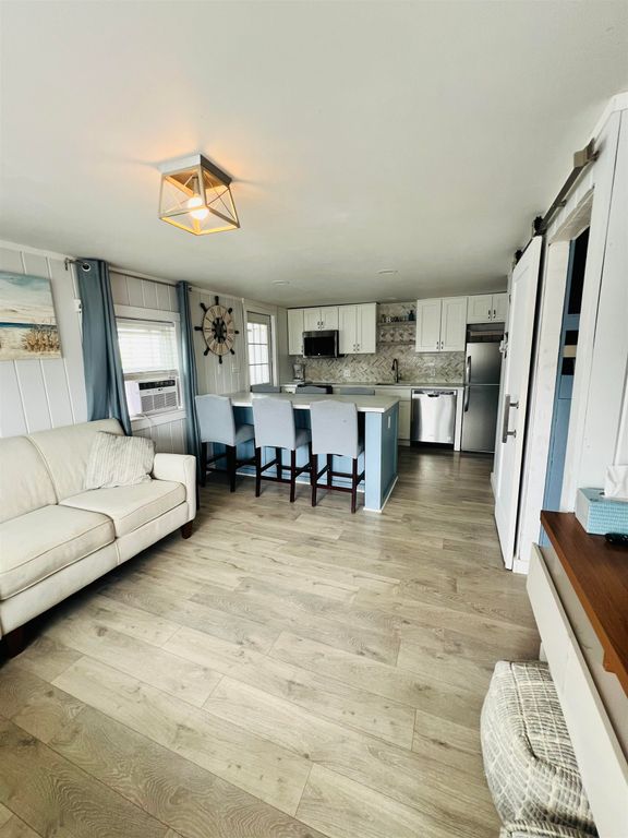 Image 6 of property listing at 24 Wall Street, Hampton, NH 03842