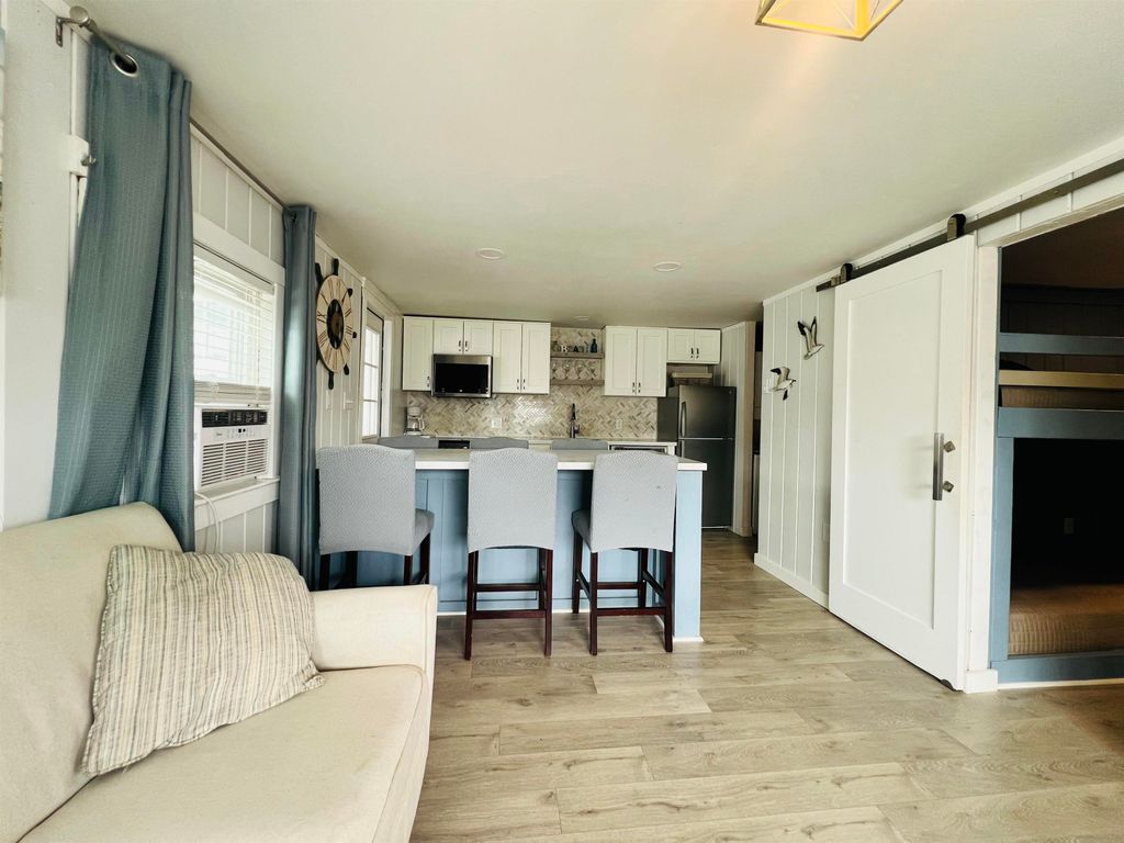 Image 7 of property listing at 24 Wall Street, Hampton, NH 03842