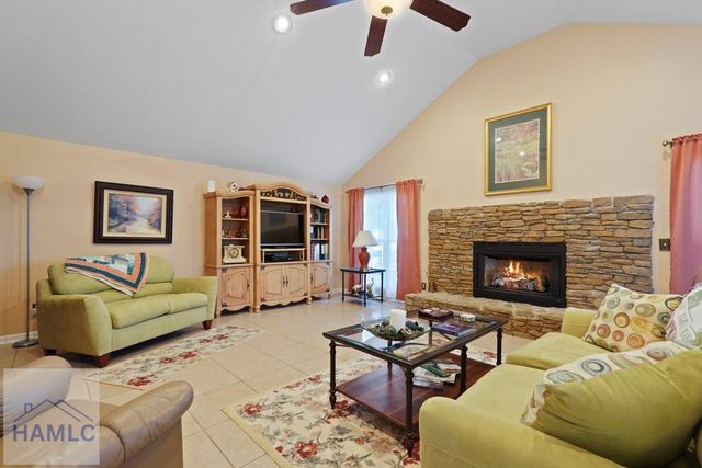 10 Pinetree Road, Midway, GA 31320