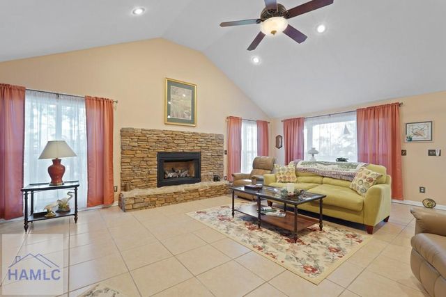 10 Pinetree Road, Midway, GA 31320