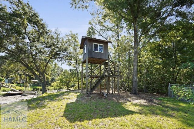 10 Pinetree Road, Midway, GA 31320