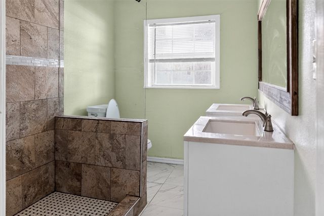 3901 Moulton Street, Greenville, TX 75401