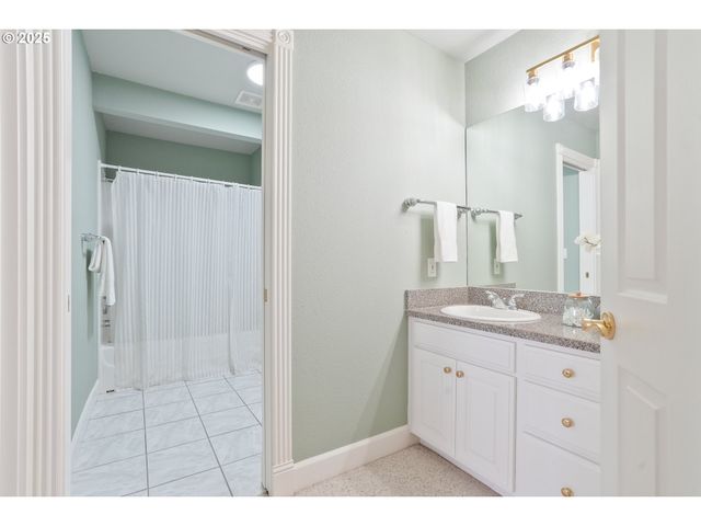 36313 BLUEBERRY Dr, Lebanon, OR 97355