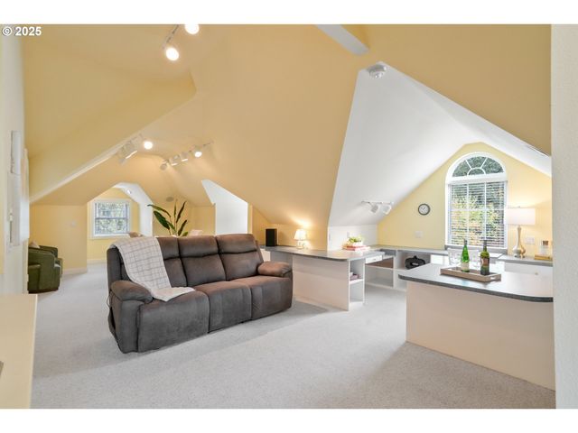 36313 BLUEBERRY Dr, Lebanon, OR 97355