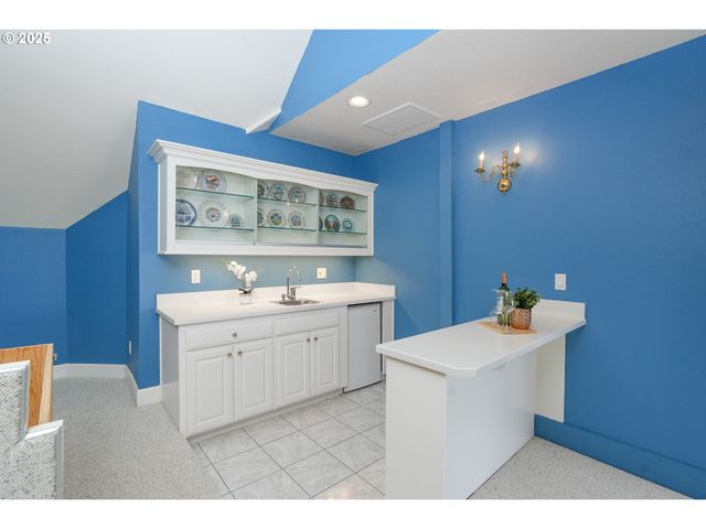 36313 BLUEBERRY Dr, Lebanon, OR 97355