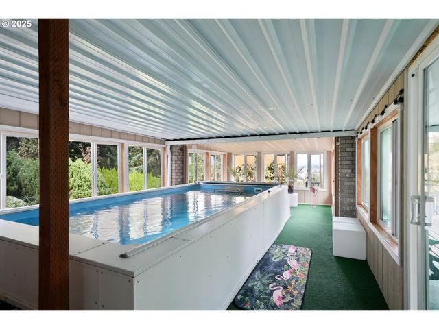 36313 BLUEBERRY Dr, Lebanon, OR 97355