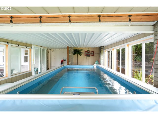 36313 BLUEBERRY Dr, Lebanon, OR 97355