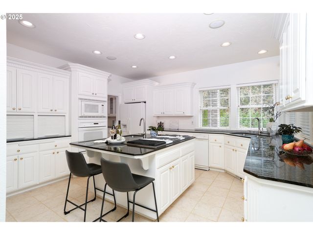 36313 BLUEBERRY Dr, Lebanon, OR 97355