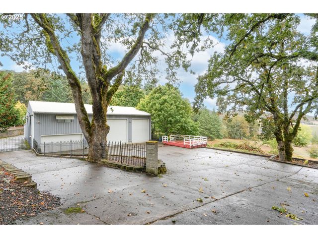 36313 BLUEBERRY Dr, Lebanon, OR 97355