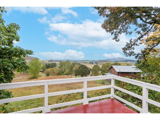 36313 BLUEBERRY Dr, Lebanon, OR 97355