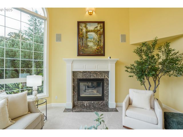 36313 BLUEBERRY Dr, Lebanon, OR 97355