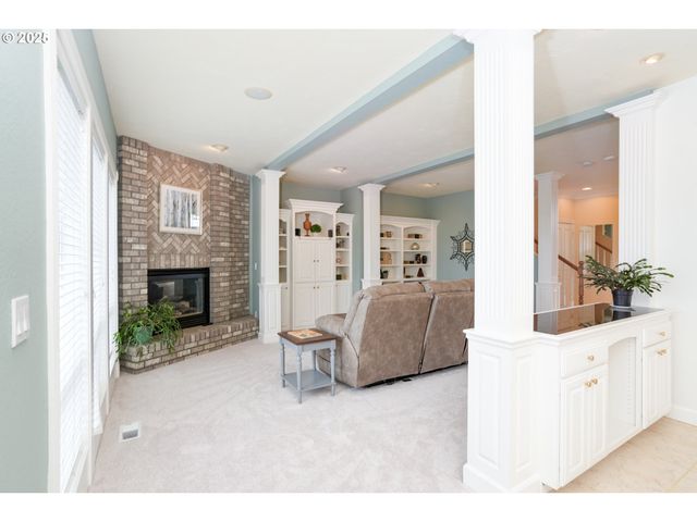 36313 BLUEBERRY Dr, Lebanon, OR 97355