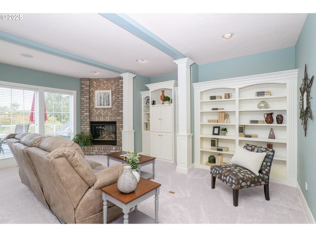 36313 BLUEBERRY Dr, Lebanon, OR 97355