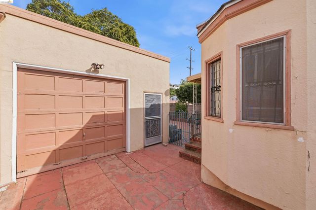 2939 57Th Ave, Oakland, CA 94605