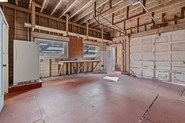 2939 57Th Ave, Oakland, CA 94605