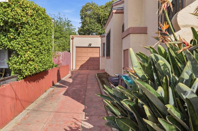 2939 57Th Ave, Oakland, CA 94605