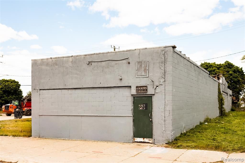 2334 Michigan Avenue, Detroit, MI 48216