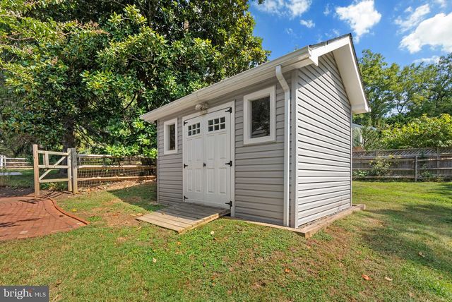 12928 CIRCLE DR, Rockville, MD 20850