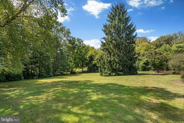 12928 CIRCLE DR, Rockville, MD 20850