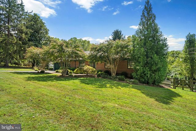 12928 CIRCLE DR, Rockville, MD 20850