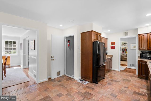 12928 CIRCLE DR, Rockville, MD 20850