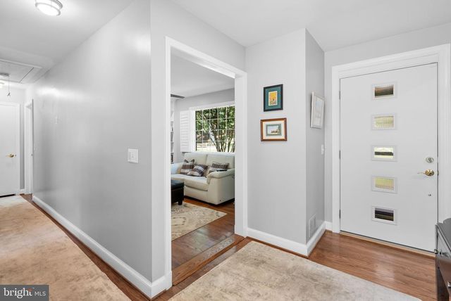 12928 CIRCLE DR, Rockville, MD 20850