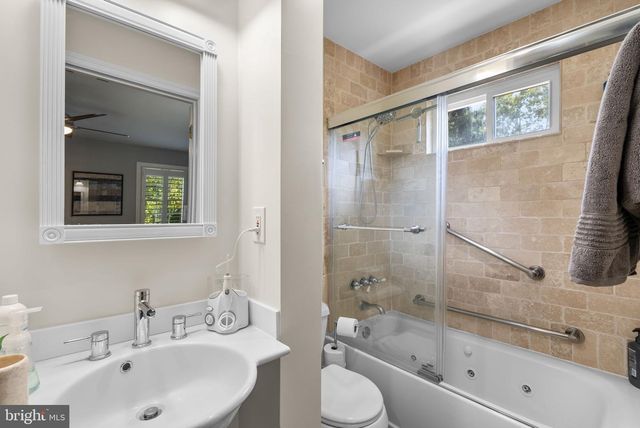 12928 CIRCLE DR, Rockville, MD 20850