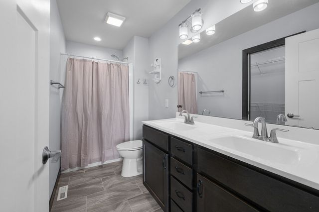 125 W Pinehurst Drive 0, Eldridge, IA 52748