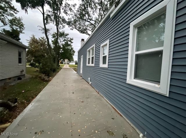 4206 Orchard Park Drive, Parma, OH 44134