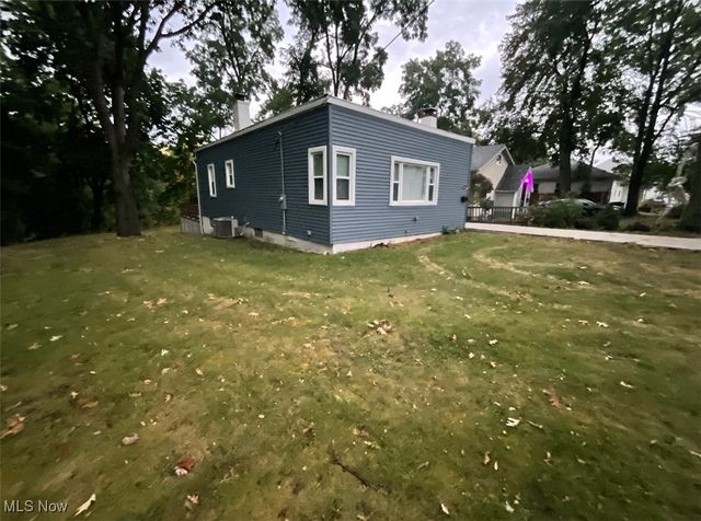 4206 Orchard Park Drive, Parma, OH 44134