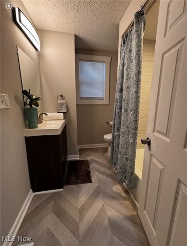 4206 Orchard Park Drive, Parma, OH 44134