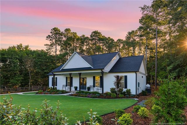 105 Stallion Drive, West End, NC 27376