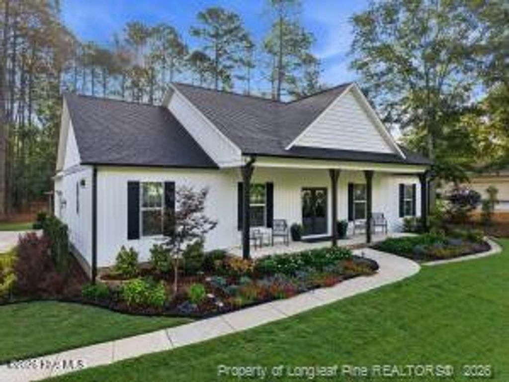 105 Stallion Drive, West End, NC 27376