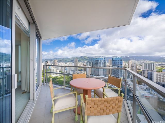 223 Saratoga Road 3302, Honolulu, HI 96815