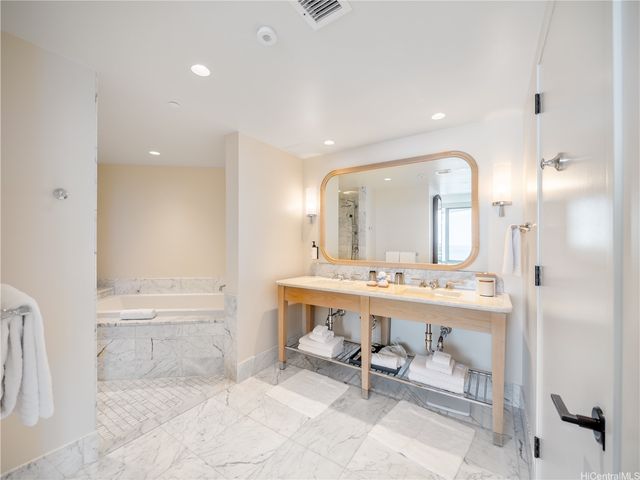 223 Saratoga Road 3302, Honolulu, HI 96815