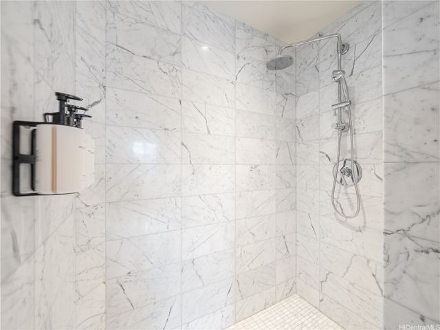 223 Saratoga Road 3302, Honolulu, HI 96815