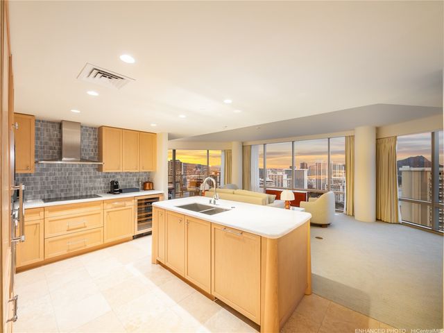 223 Saratoga Road 3302, Honolulu, HI 96815