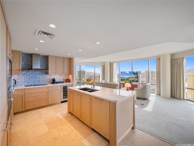 223 Saratoga Road 3302, Honolulu, HI 96815